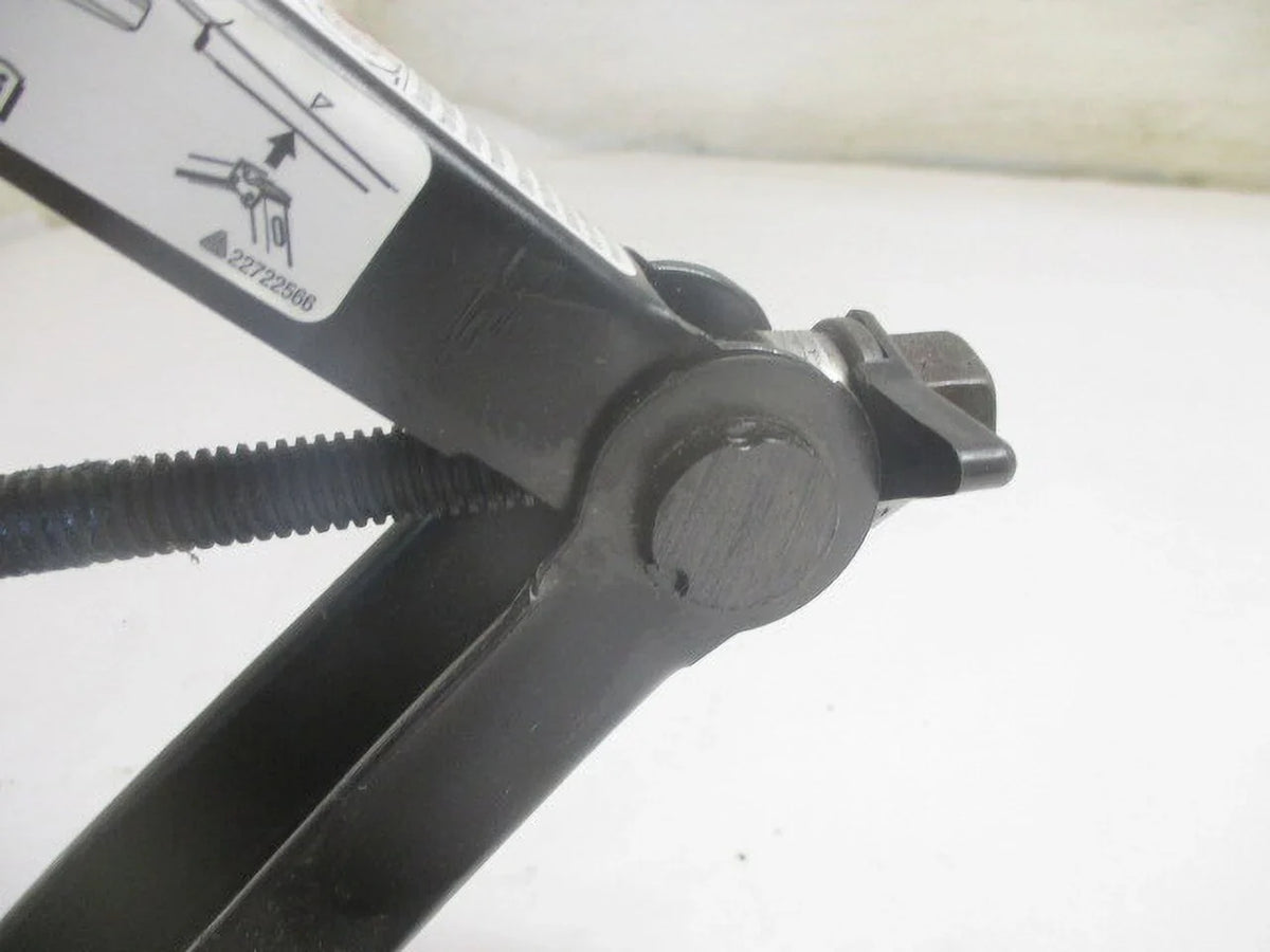 Pre-Owned 07 08 09 Sizeaturn Aura Wheel Tire Jack Assembly w/Tool OEM LKQ (Good)